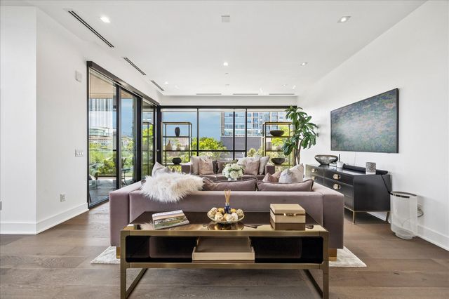 5104 Caroline Street 403, Houston, TX 77004