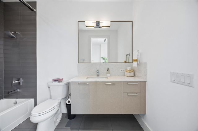 5104 Caroline Street 403, Houston, TX 77004