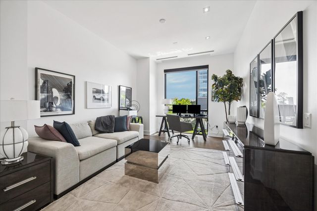 5104 Caroline Street 403, Houston, TX 77004