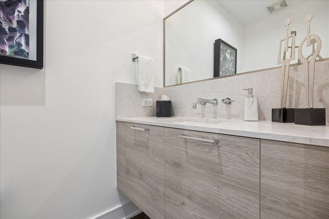 5104 Caroline Street 403, Houston, TX 77004