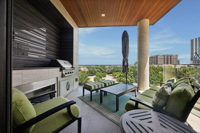 5104 Caroline Street 403, Houston, TX 77004