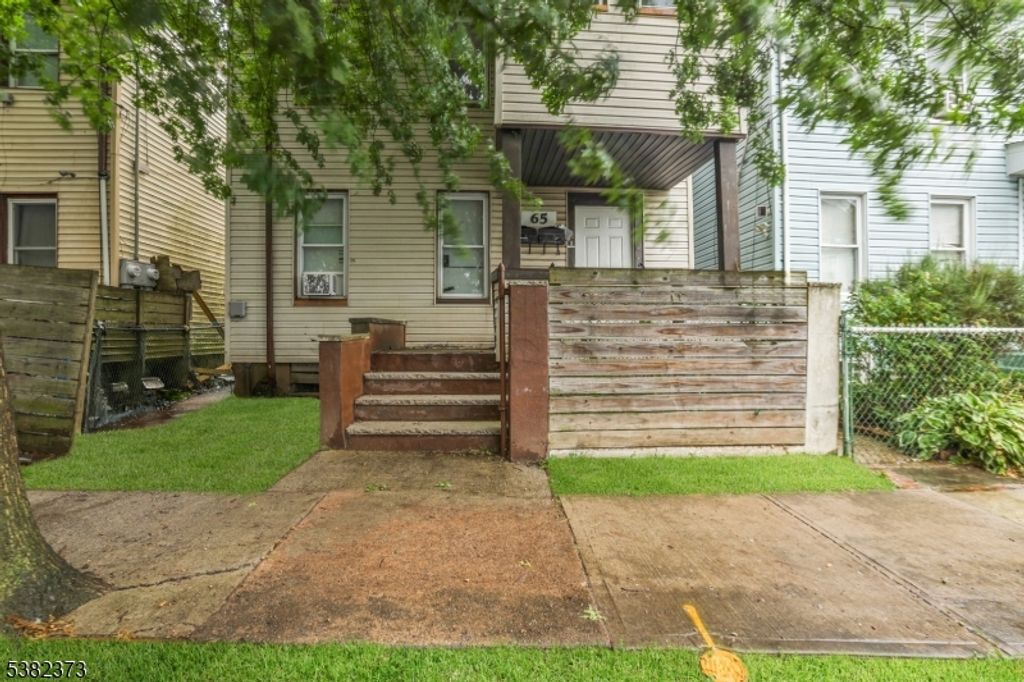 65 N 1St St, Paterson City, NJ 07522