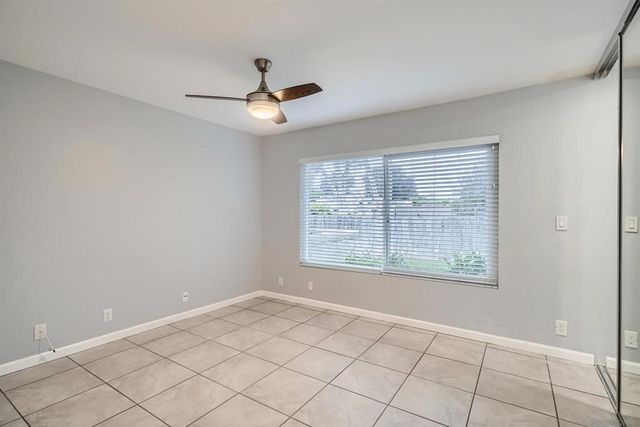 675 Diamond Way 137, Vista, CA 92083