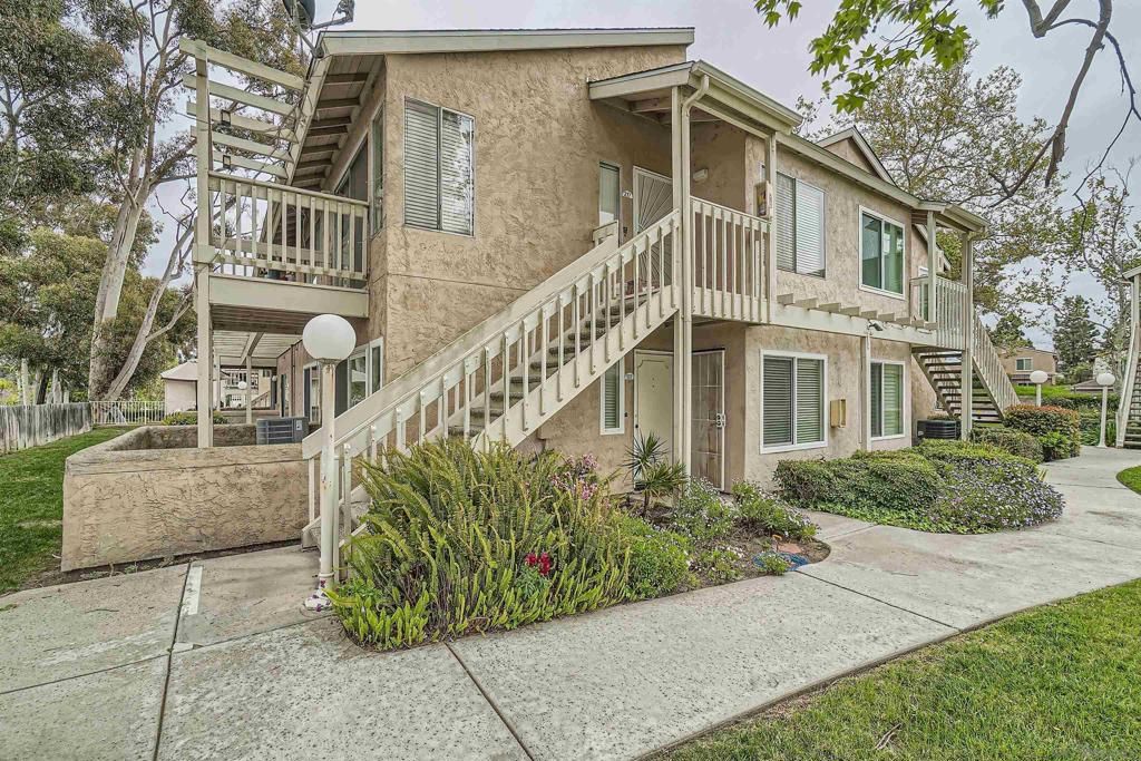 675 Diamond Way 137, Vista, CA 92083