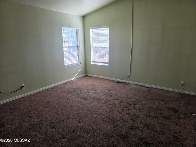 6195 S Foxhunt Drive, Tucson, AZ 85746