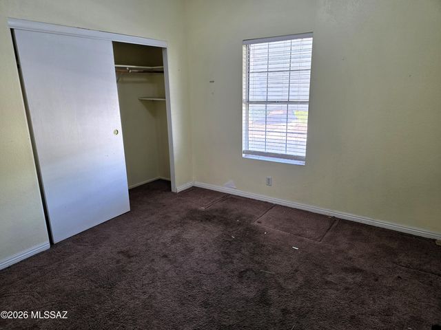 6195 S Foxhunt Drive, Tucson, AZ 85746