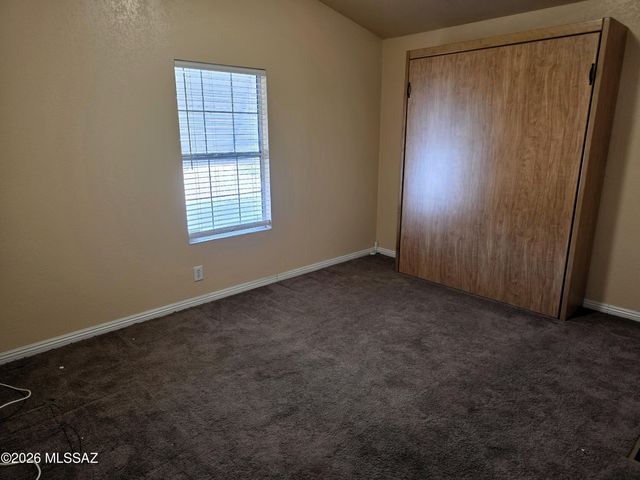 6195 S Foxhunt Drive, Tucson, AZ 85746