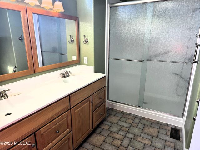 6195 S Foxhunt Drive, Tucson, AZ 85746