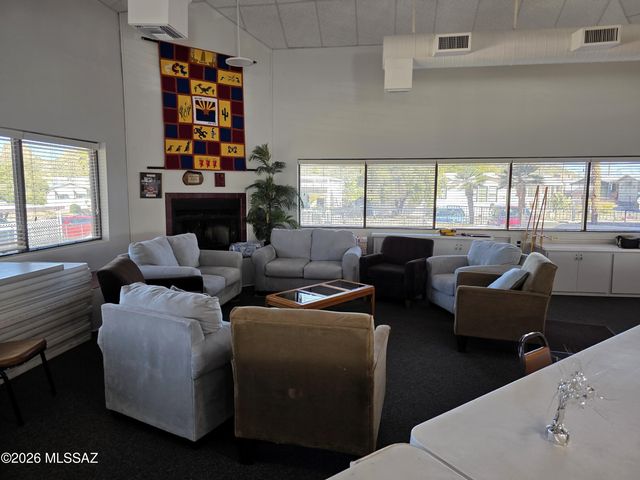 6195 S Foxhunt Drive, Tucson, AZ 85746