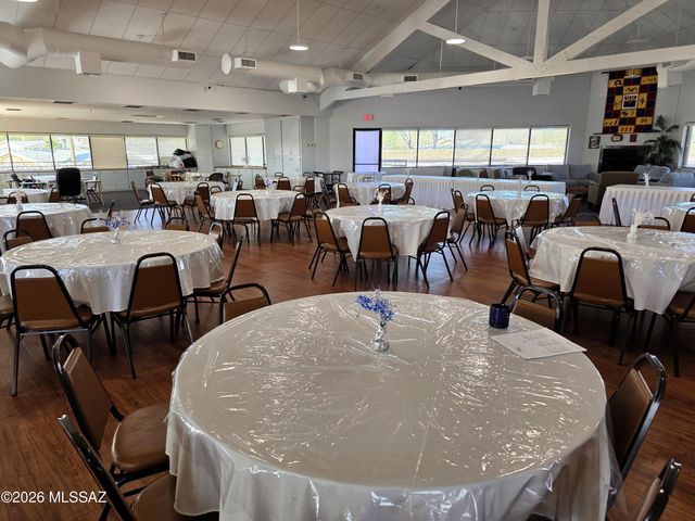 6195 S Foxhunt Drive, Tucson, AZ 85746