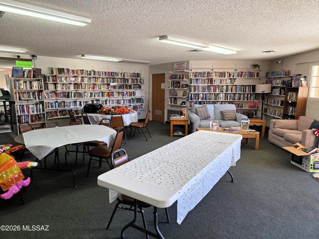 6195 S Foxhunt Drive, Tucson, AZ 85746