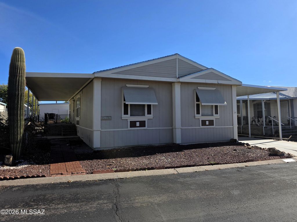 6195 S Foxhunt Drive, Tucson, AZ 85746