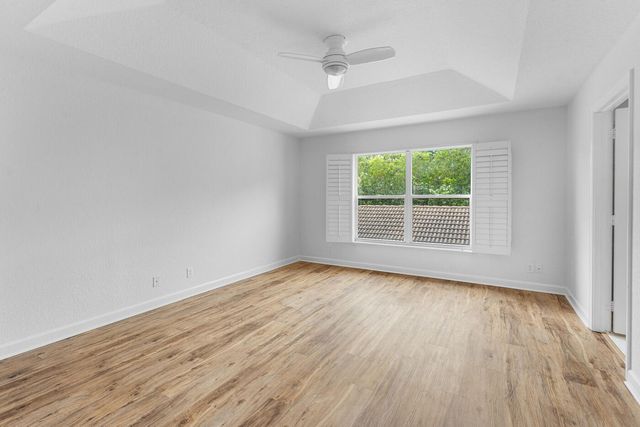 8058 Murano Circle, Palm Beach Gardens, FL 33418