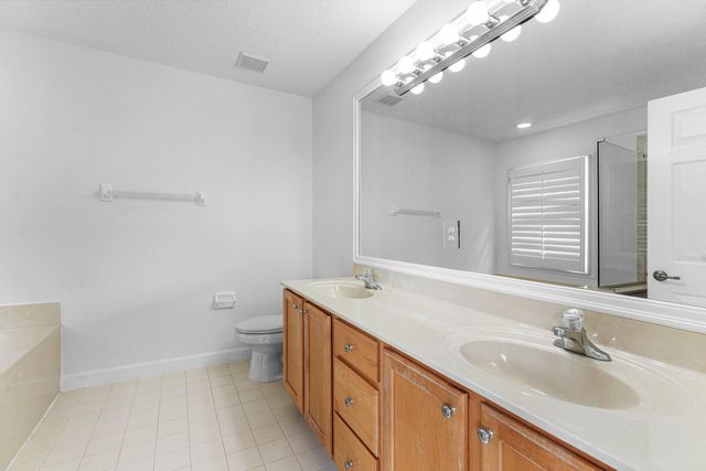 8058 Murano Circle, Palm Beach Gardens, FL 33418