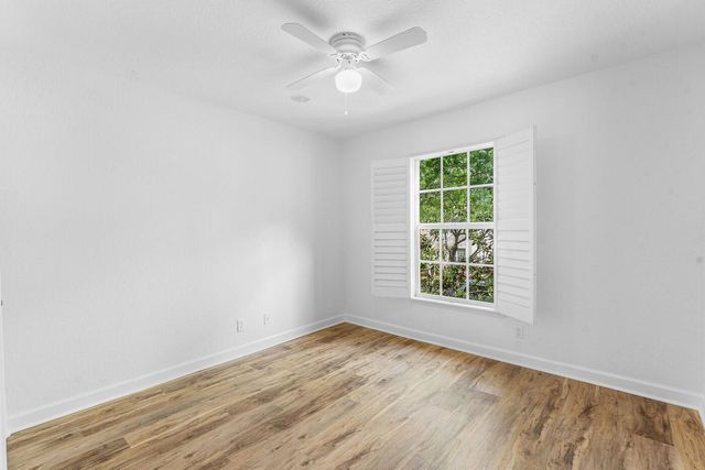 8058 Murano Circle, Palm Beach Gardens, FL 33418