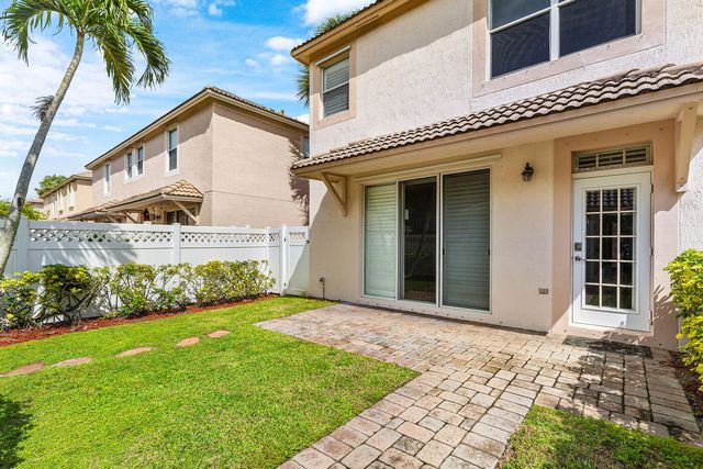 8058 Murano Circle, Palm Beach Gardens, FL 33418