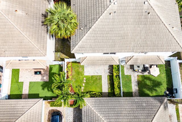 8058 Murano Circle, Palm Beach Gardens, FL 33418