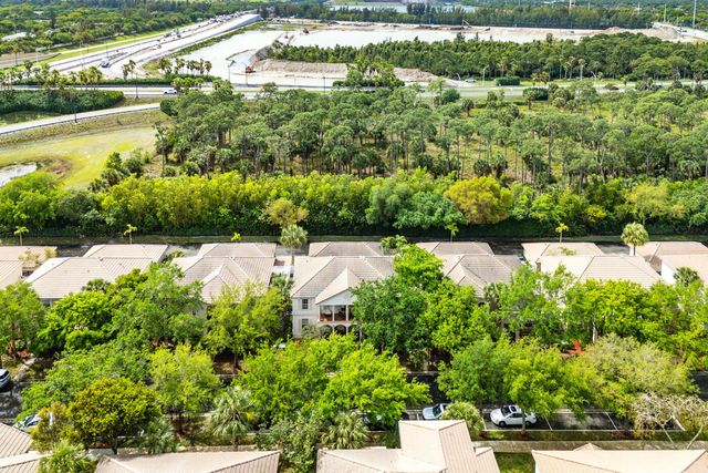8058 Murano Circle, Palm Beach Gardens, FL 33418