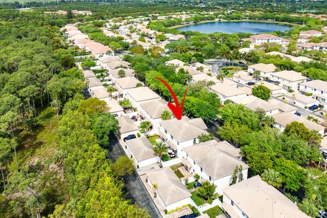 8058 Murano Circle, Palm Beach Gardens, FL 33418