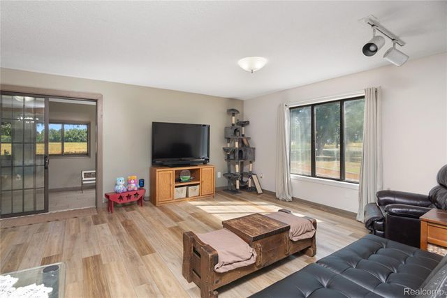 435 E Girard Road, Girard Township, MI 49036