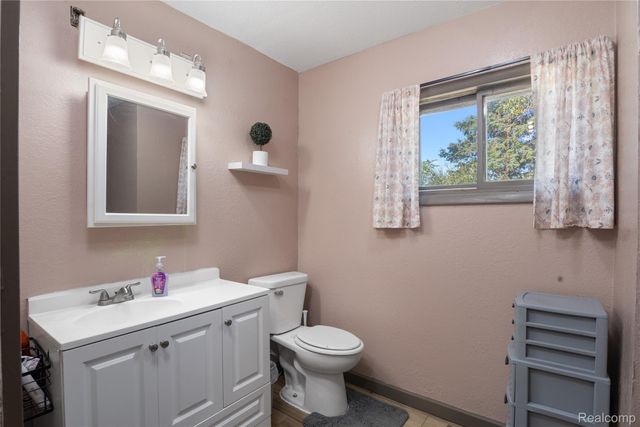 435 E Girard Road, Girard Township, MI 49036