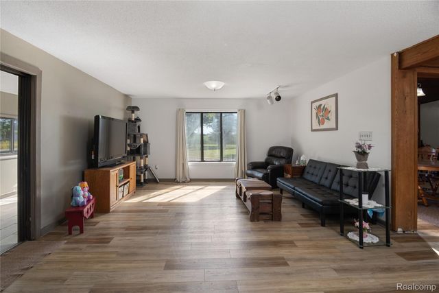 435 E Girard Road, Girard Township, MI 49036