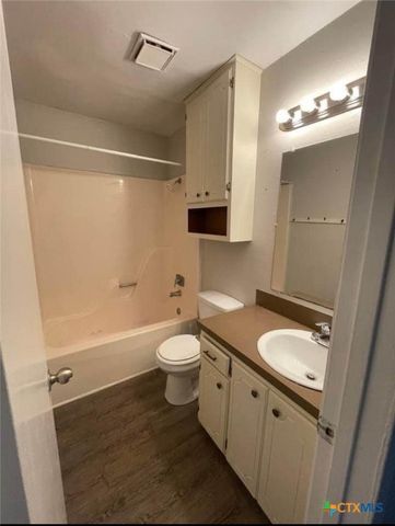 131 Regency Avenue, Victoria, TX 77904