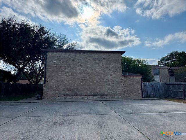 131 Regency Avenue, Victoria, TX 77904