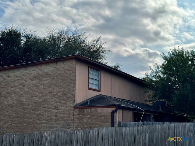 131 Regency Avenue, Victoria, TX 77904