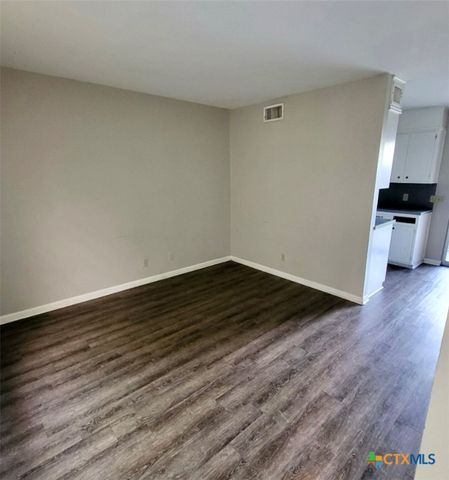 131 Regency Avenue, Victoria, TX 77904