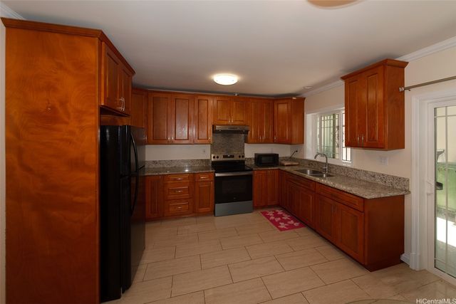 1352 8th Avenue, Honolulu, HI 96816