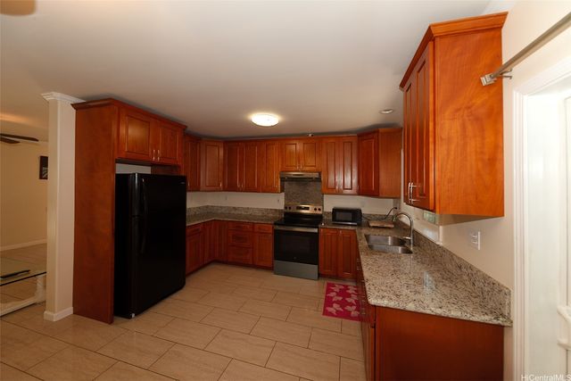 1352 8th Avenue, Honolulu, HI 96816