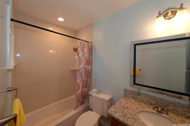 1352 8th Avenue, Honolulu, HI 96816