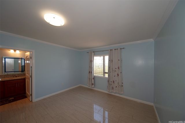 1352 8th Avenue, Honolulu, HI 96816