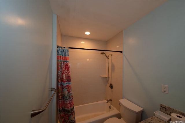 1352 8th Avenue, Honolulu, HI 96816
