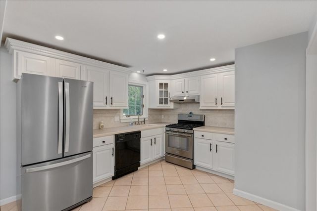 40 Bradford, Tewksbury, MA 01876