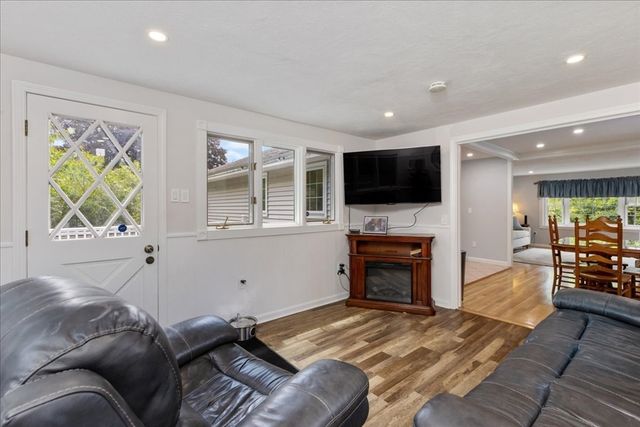 40 Bradford, Tewksbury, MA 01876