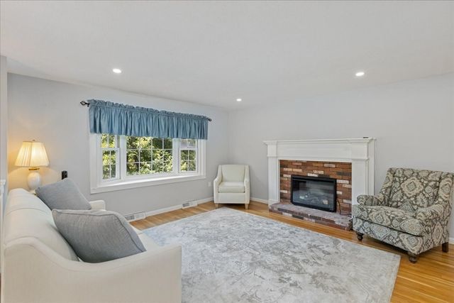 40 Bradford, Tewksbury, MA 01876
