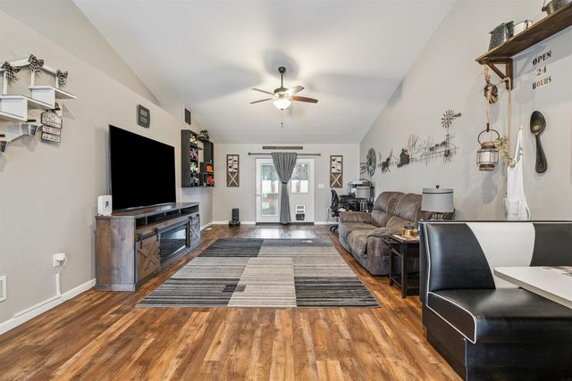 724 Grindstone Circle, Waterloo, IA 50702