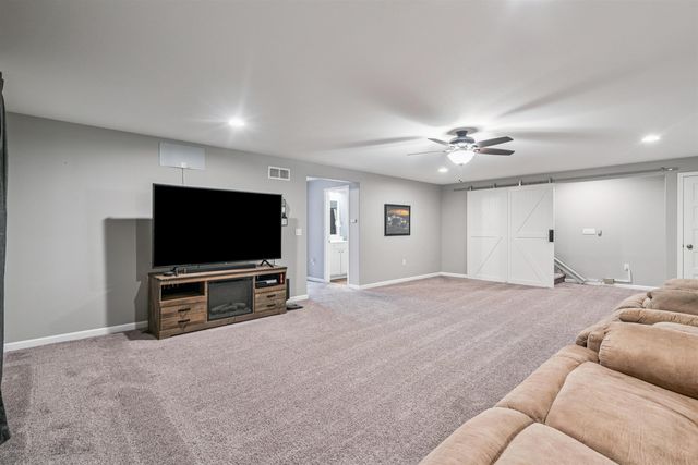 724 Grindstone Circle, Waterloo, IA 50702