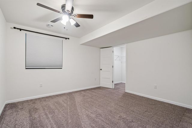 724 Grindstone Circle, Waterloo, IA 50702