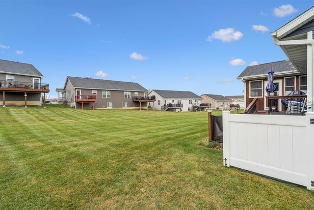 724 Grindstone Circle, Waterloo, IA 50702