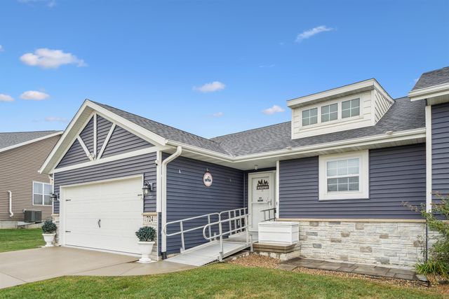 724 Grindstone Circle, Waterloo, IA 50702