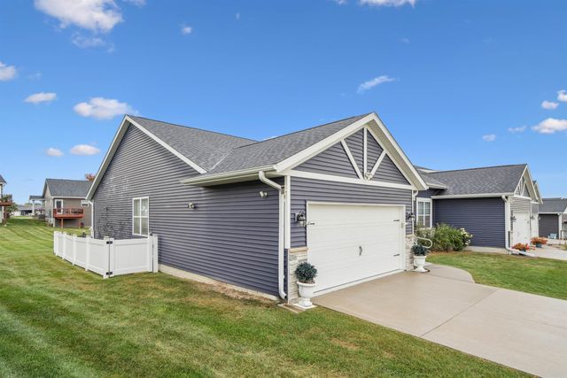 724 Grindstone Circle, Waterloo, IA 50702
