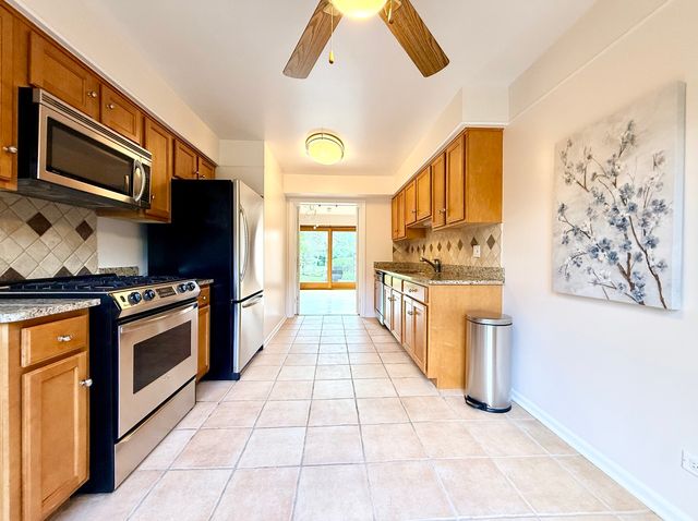 1846 Mission Hills Lane, Northbrook, IL 60062