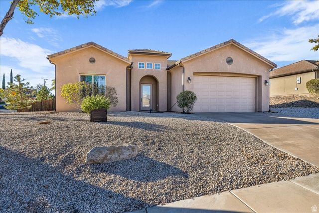 861 N 300 E, Hurricane, UT 84737