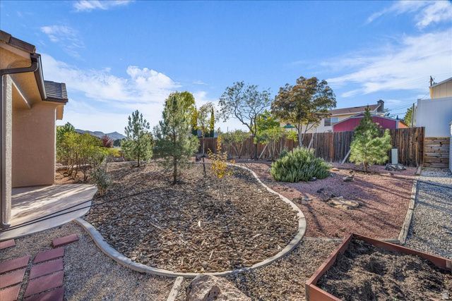 861 N 300 E, Hurricane, UT 84737