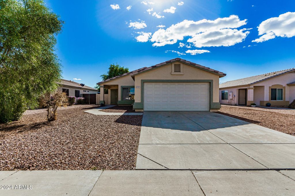 8757 W GRISWOLD Road, Peoria, AZ 85345 — exterior