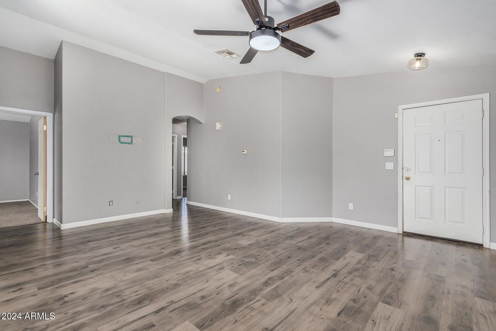8757 W GRISWOLD Road, Peoria, AZ 85345 — photo 3