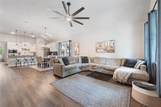 368 Founders RDG, Dripping Springs, TX 78620